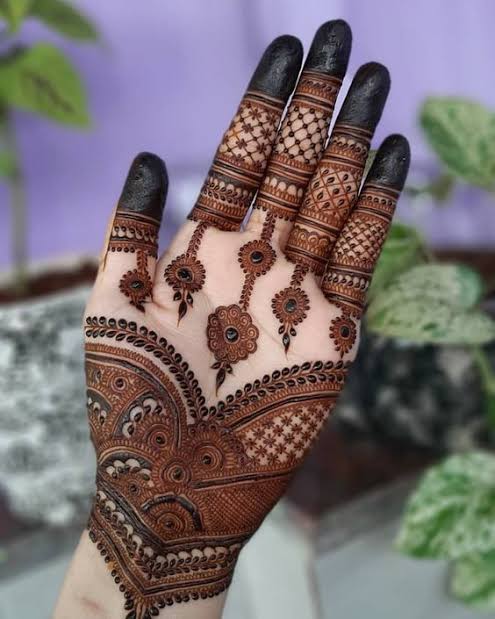 Stunning Mehendi Designs for Every Occasion